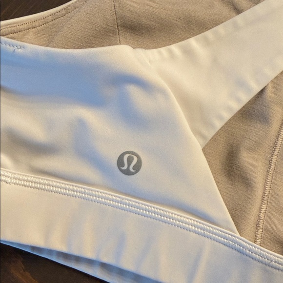 Lululemon Envital Bra EUC 10 - Picture 6 of 7